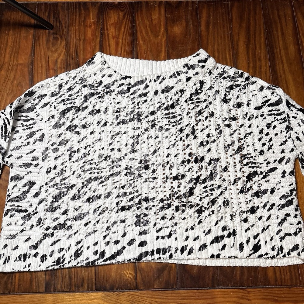 Planet By Lauren G White Black Animal Print Cropped Sweater Oversized One Size